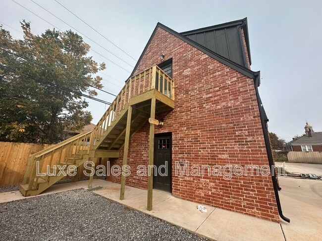 Photo - 911 NE 16th St