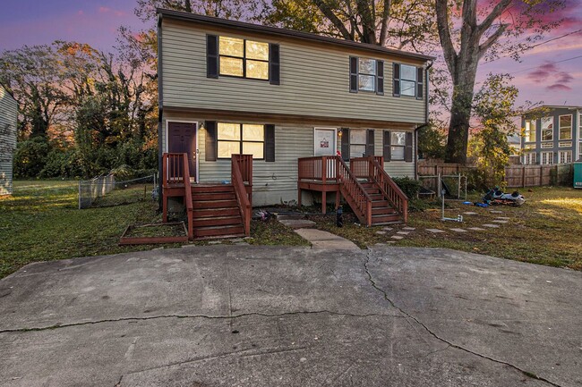 3 Bedroom, 2 Bath Duplex on the Beltline - 3 Bedroom, 2 Bath Duplex on the Beltline House