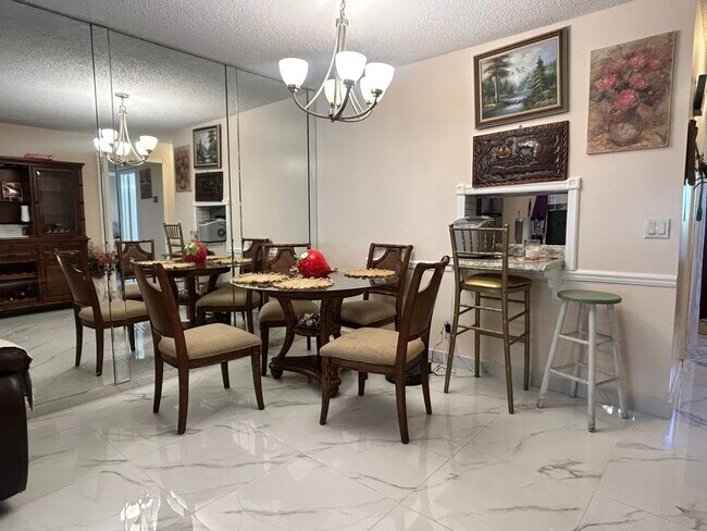 300 NE 26th Ave Unit 113
