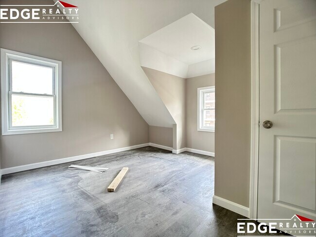 16 Long Ave Unit 3