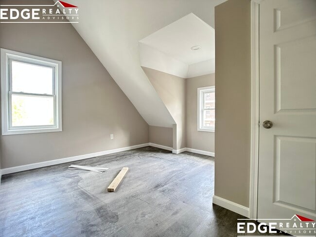 Photo - 16 Long Ave Unit 3