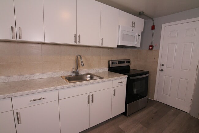 Building Photo - 1620 Foulkrod St Unit A1 - SRO