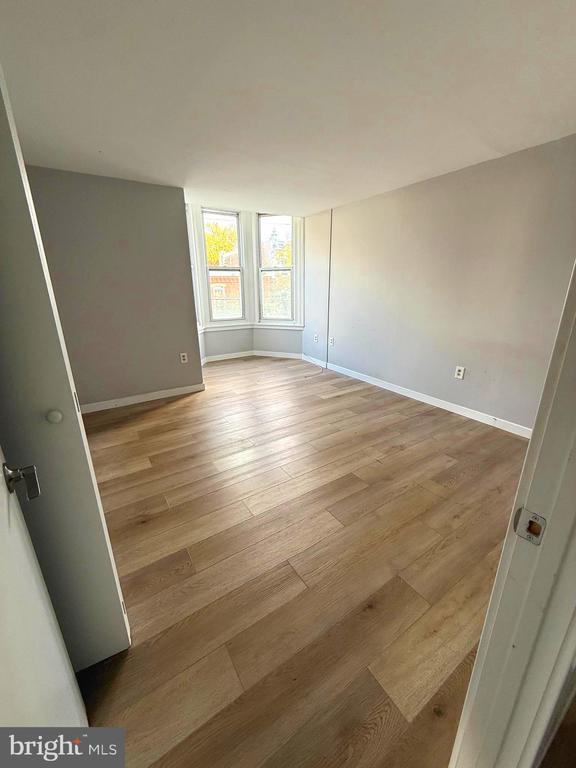 Building Photo - 3500 Ainslie St Unit 2F