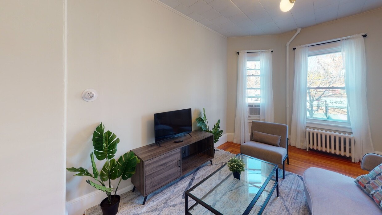 Photo - Private bedroom in 3 bed/1 bath Home