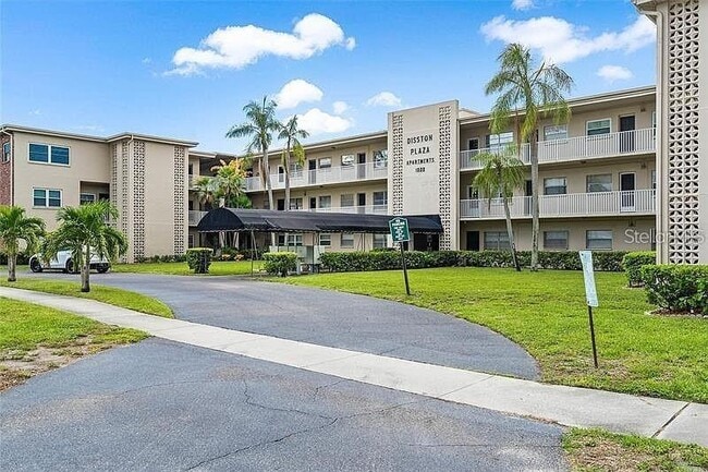 Building Photo - 1000 49th Street N Unit 311
