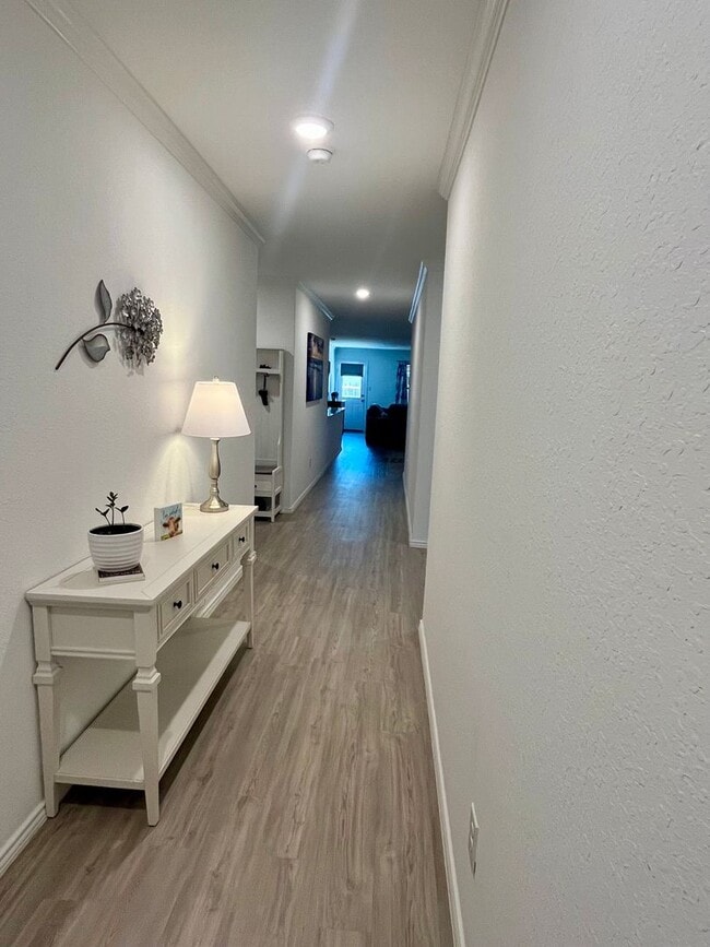 Photo - Fabulous 4/2 Single Story, First Time Rental ~ Shows Like New ~ Must See!
