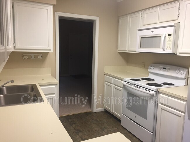 Photo - 1540 Sharlo Ave