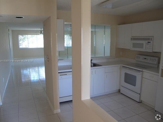Building Photo - 9511 Weldon Cir Unit G215 Rental