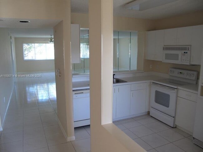 Photo - 9511 Weldon Cir Condo Unit G215