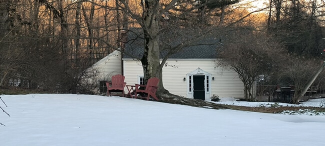 Building Photo - 21B Hoydens Hill Rd