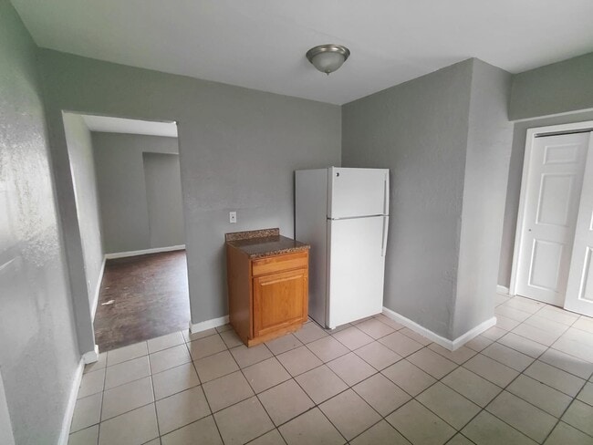 Photo - 1218 Maple Ave