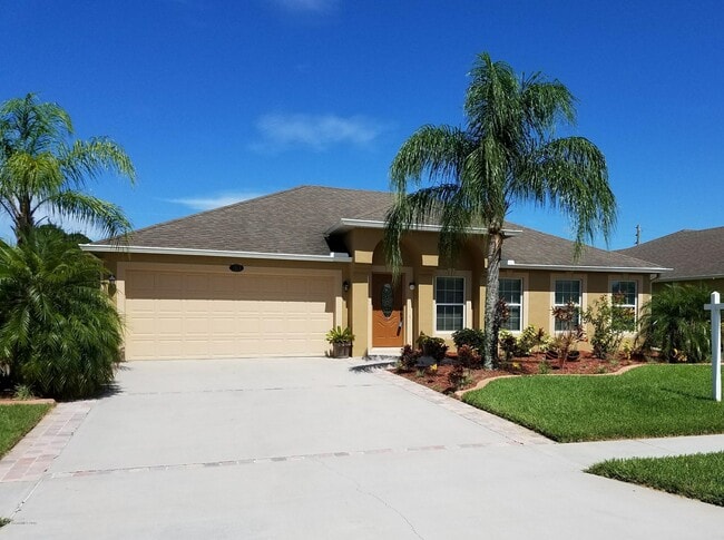 Photo - 2014 Snapdragon Dr NW