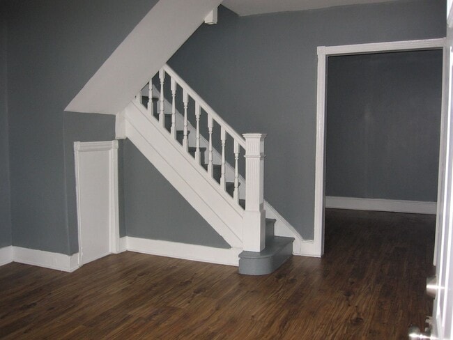 Photo - 878 N 50th St