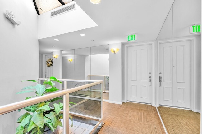 Photo - 12000 Goshen Ave