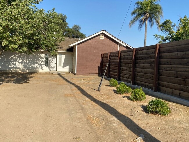 Lovely Country Charm with Swimming Pool - Lovely Country Charm with Swimming Pool House