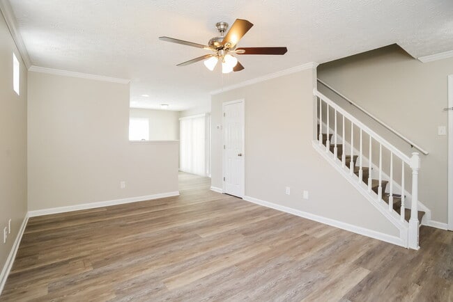 Photo - 136 Oak Grove Pl