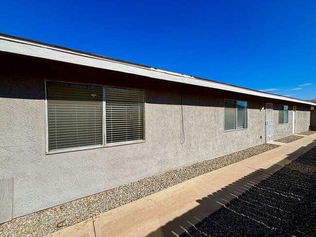 21480 Laguna Rd