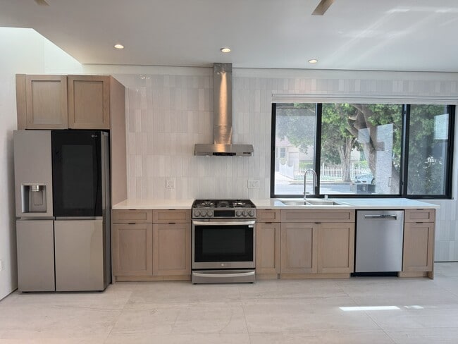 Building Photo - 5214 Dawes Ave Rental