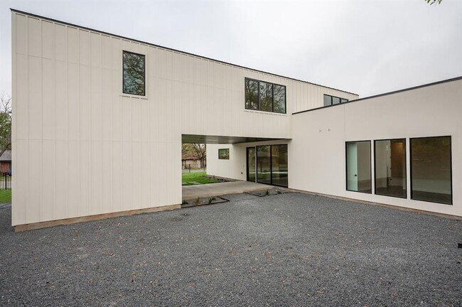 Photo - 4906 Aberdeen Cir