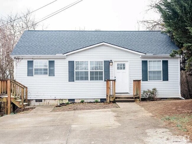 Building Photo - 3401 Inverness Rd Rental
