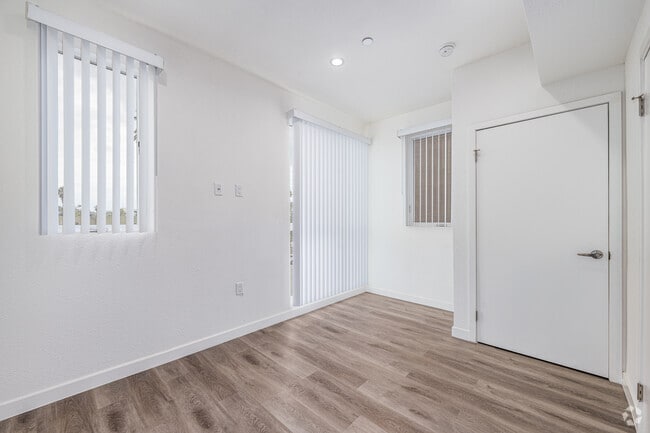 Townhome - 2BR, 2BA - 1256SF - Primary Bedroom