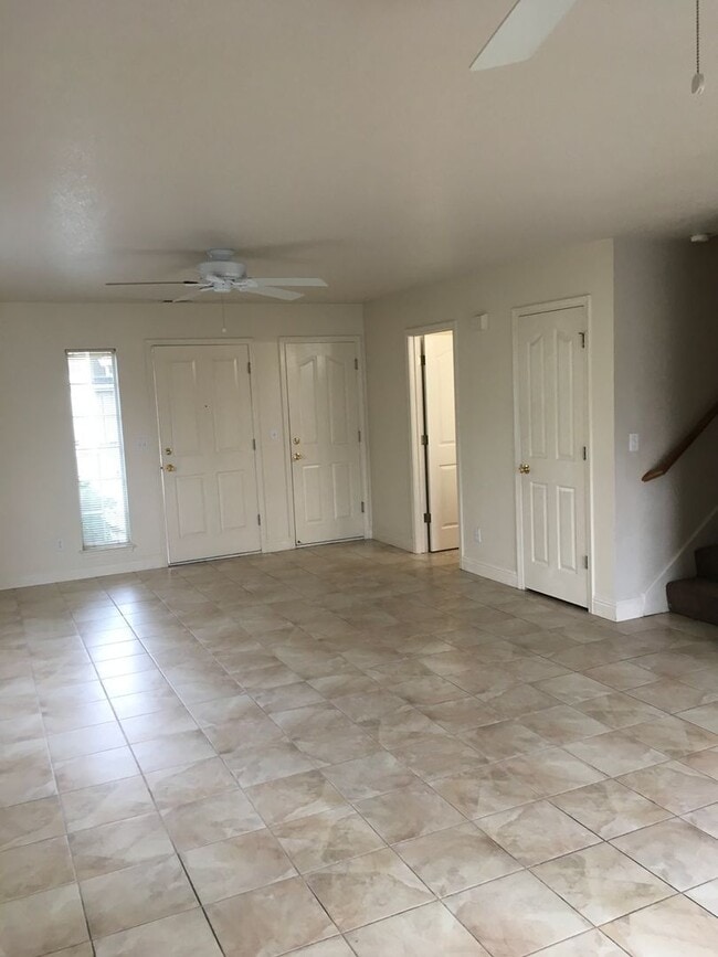 Photo - 819 Cally Ct Unidad 4