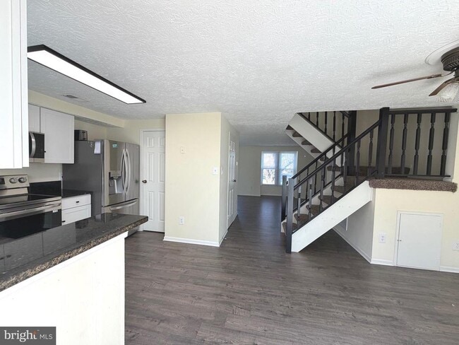 Photo - 4715 Still Pl