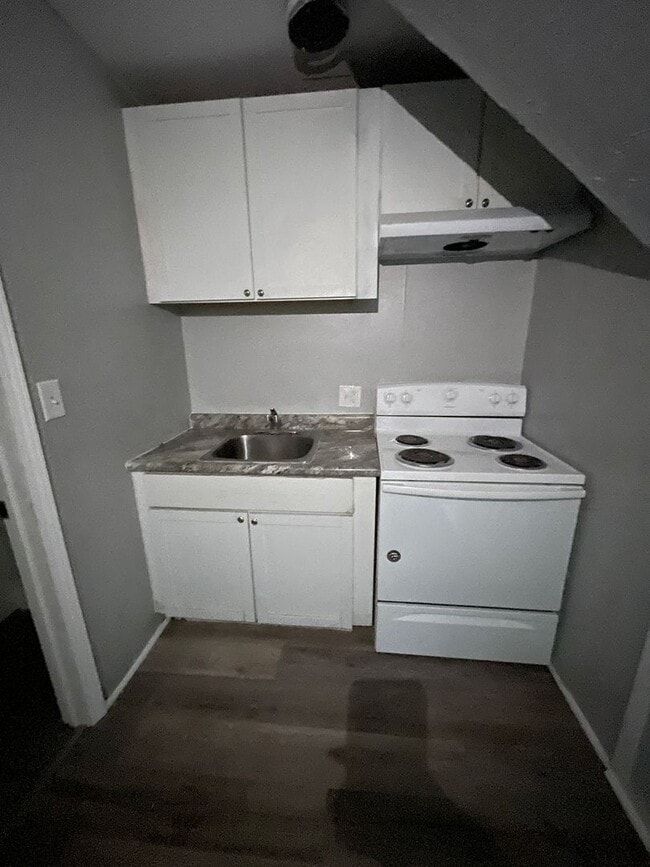 Photo - 419 W Howard St Unit a