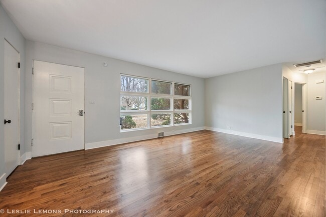 Photo - 710 W Benton Ave