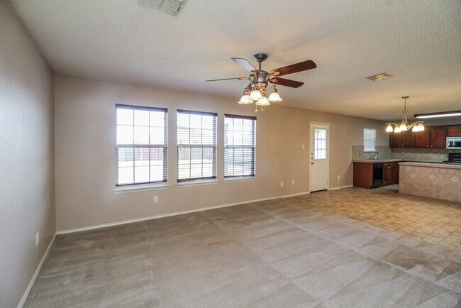 Photo - 6601 Swainson Trail