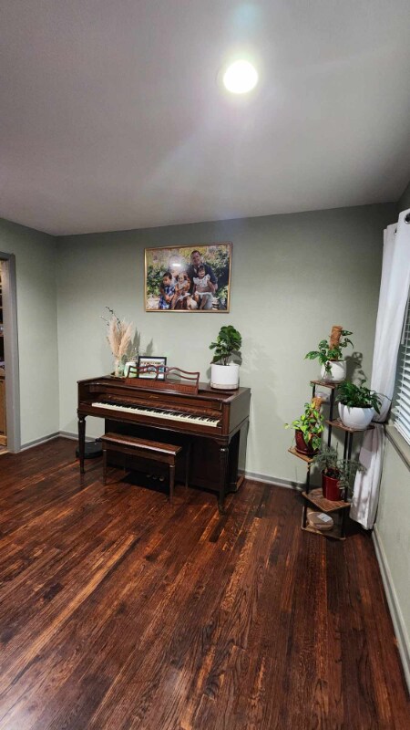 Photo - 906 Penrod Dr