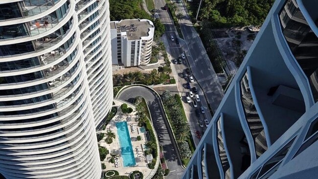 Photo - 15811 Collins Ave