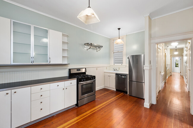 Kitchen - 1540 Howard Street Apartamentos