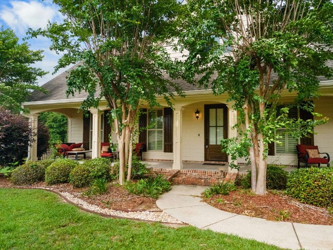 Beautiful Executive style home on an acre - Beautiful Executive style home on an acre