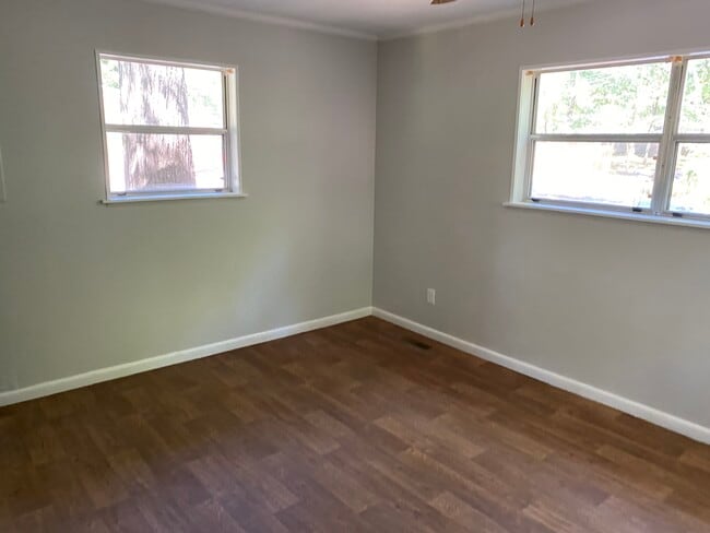 Photo - 295 Babbs Dr