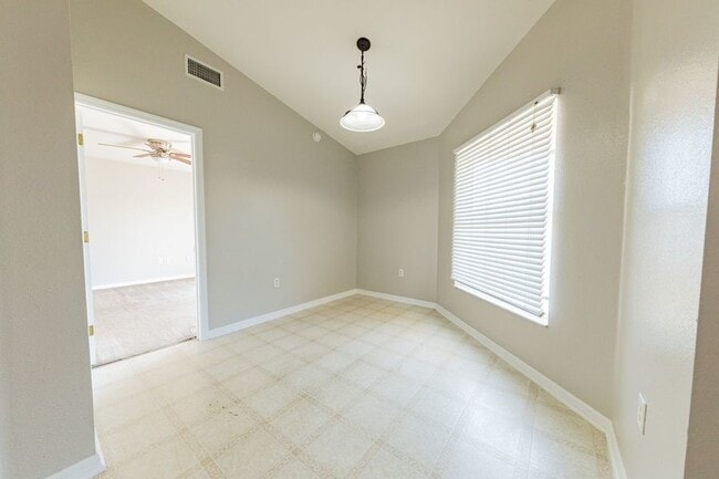 Photo - 440 Savanna Pointe St
