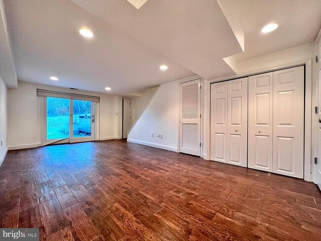 Photo - 5332 Pooks Hill Rd Unit 304-53