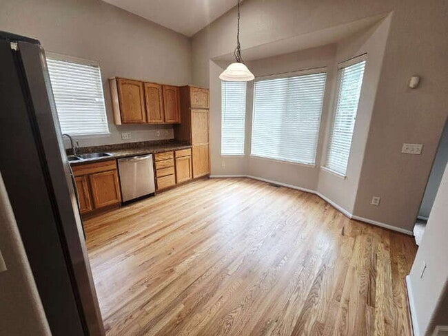 Cozy 3 Bed, 2.5 Bath Highlands Ranch House, 2 Car Garage, Fenced Yard, A/C
