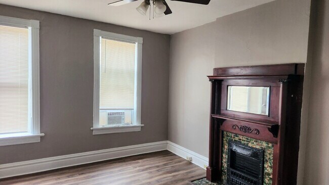 Photo - "Charming 1-Bed Oasis in Vibrant St. Louis - Your Urban Retreat Awaits!" Unit 2F