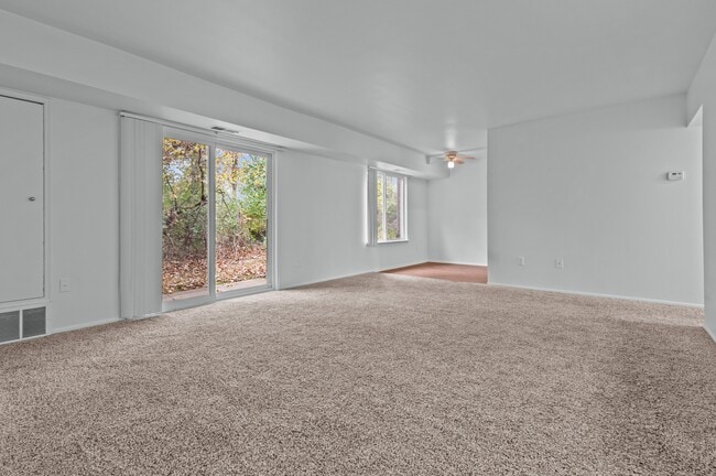 Photo - Six Trails Apartments - Saline, MI