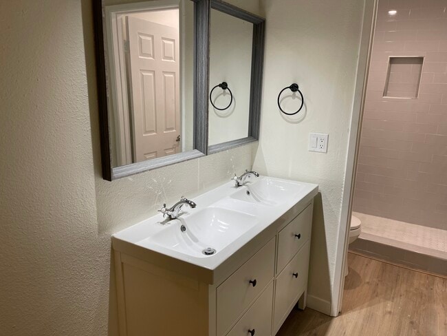 Photo - 1517 E Garfield Ave Unit 60