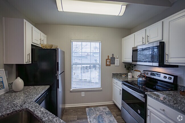 2BR, 2BA - B2 - 1340SF - Kitchen