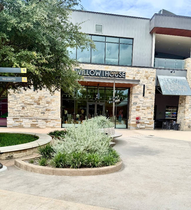 Building Photo - 5604 Perrin St