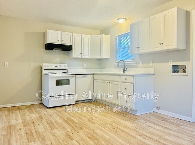 Photo - 416 Stirrup Ct