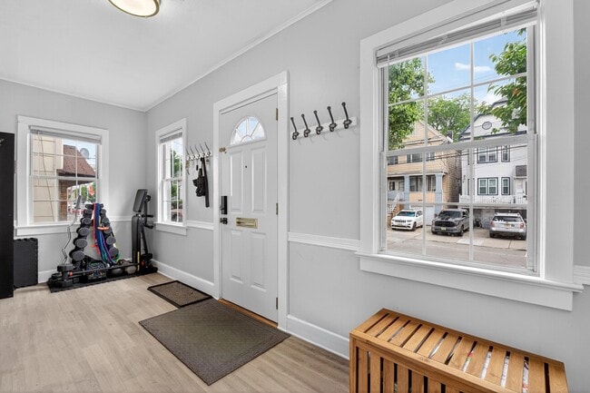 Photo - 59 W 6th St