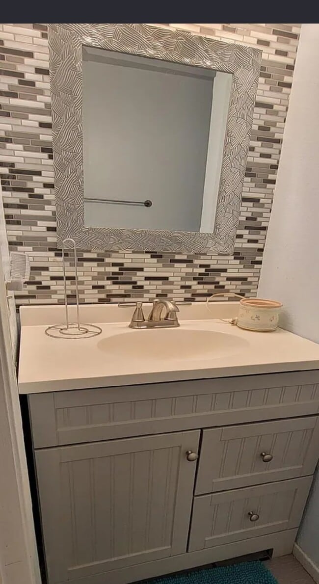 Photo - 335 E Plymouth St Unidad 5