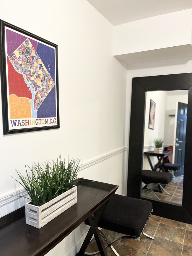 Photo - 614 G St SW Unidad B