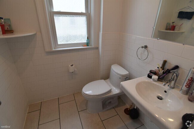 Building Photo - 80 Wallingford Rd Unit 1 Rental