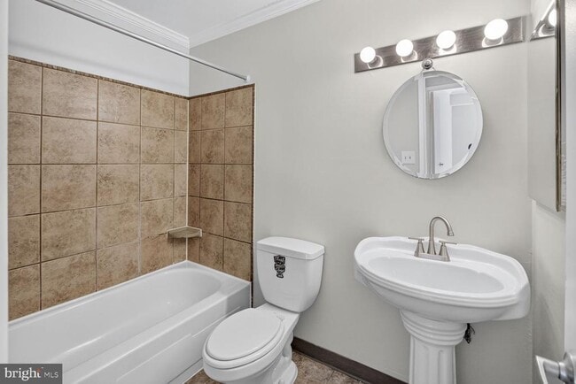 Building Photo - 5915 Tamar Dr Unit 11