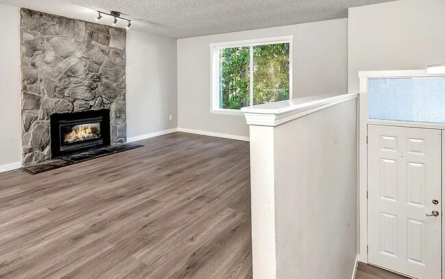 Photo - 4 bedroom delightful craftsman home in Cov...